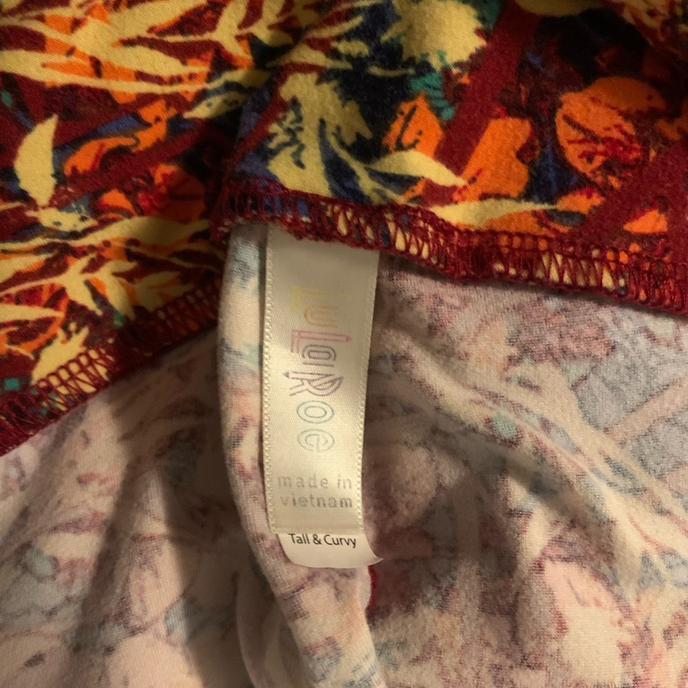 Lularoe fall print leggings, tall and curvy 🧡 - Picture 3 of 3